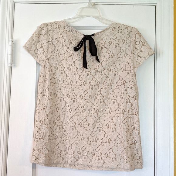 ✨2 for $25✨LOFT ivory lace jewel collar top EUC - Picture 2 of 4